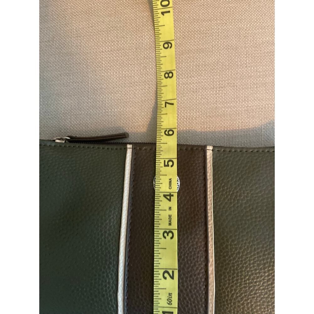 Stone Mountain pebbled leather large multi compartment wristlet in olive/brown - Picture 14 of 14